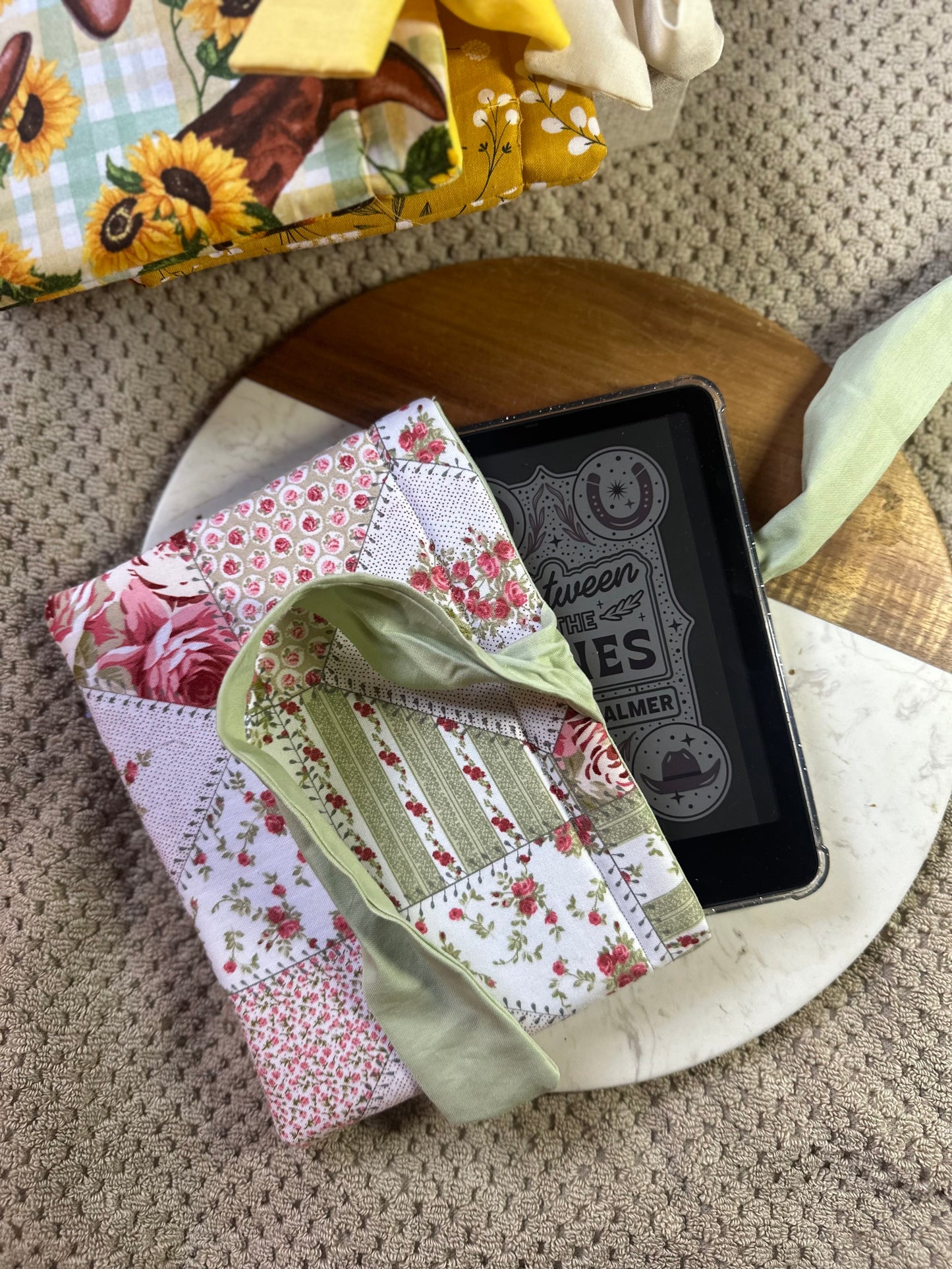 Vintage Spring Kindle Sleeve
