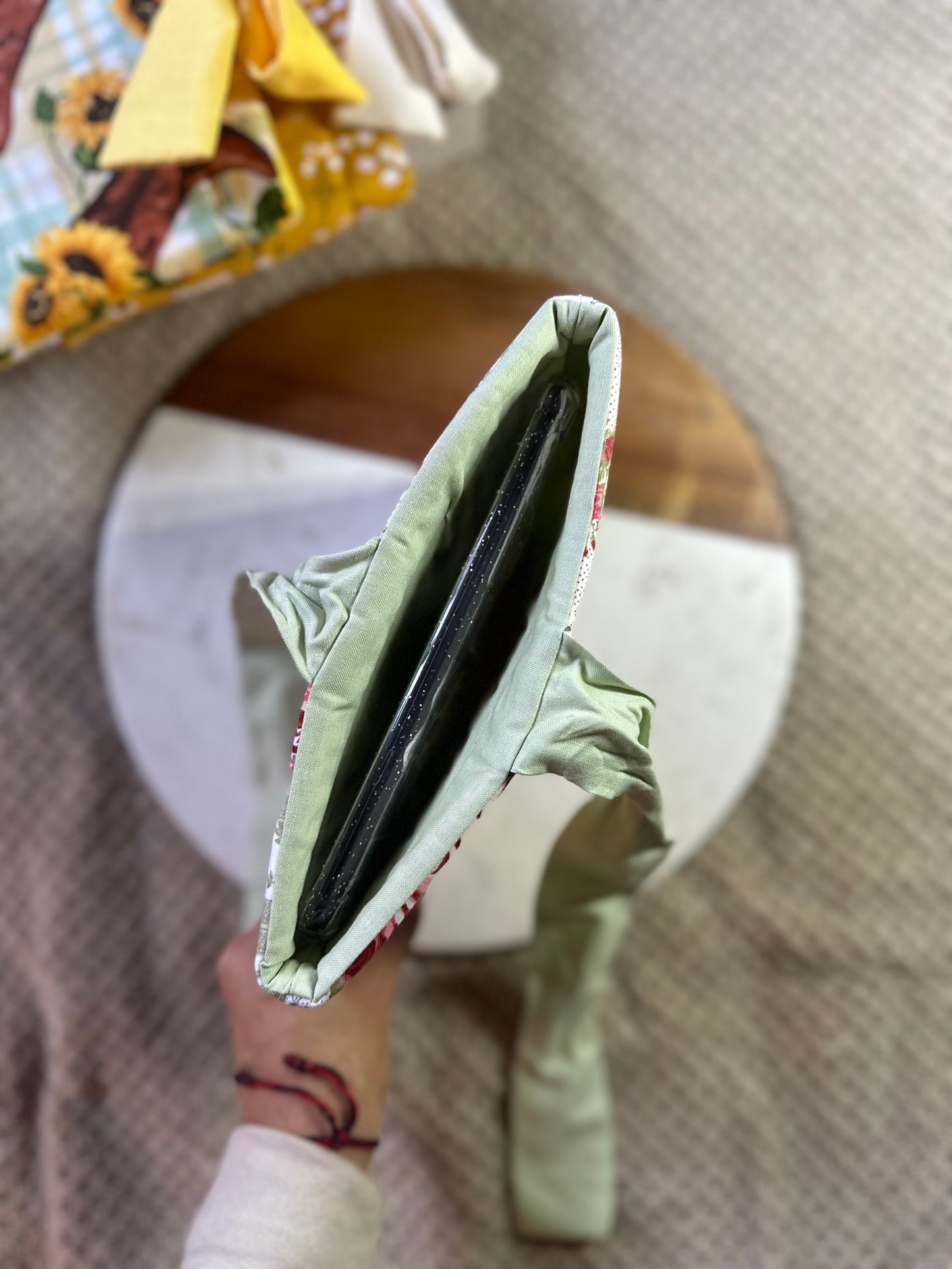 Vintage Spring Kindle Sleeve